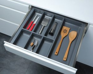 Khay Chia Classico Xám 600mm Hafele 556.52.246